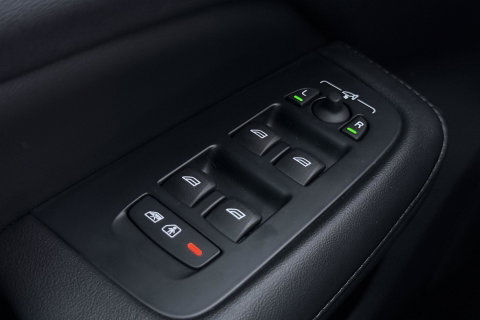 Volvo V60 T8 Plus Dark | Harman/Kardon | Memory | BLIS | Stoel+Stuurverwarming | Camera | Getint Glas | ACC