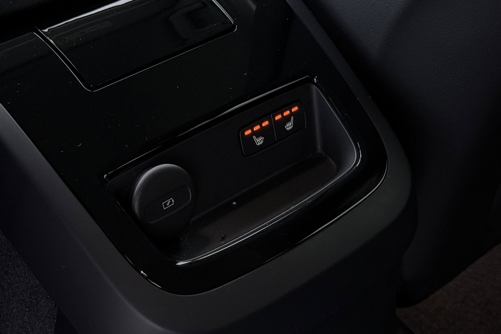 Volvo V60 T8 Plus Dark | Harman/Kardon | Memory | BLIS | Stoel+Stuurverwarming | Camera | Getint Glas | ACC