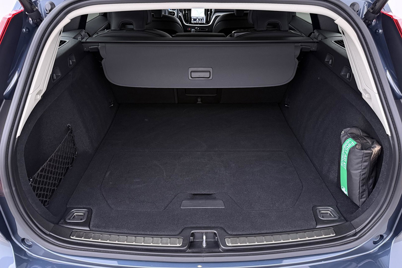 Volvo V60 T8 Plus Dark | Harman/Kardon | Memory | BLIS | Stoel+Stuurverwarming | Camera | Getint Glas | ACC
