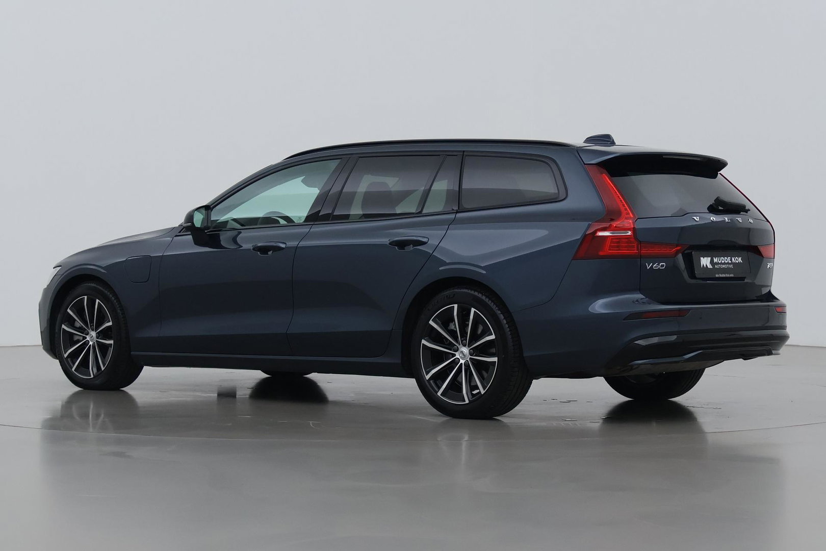 Volvo V60 T8 Plus Dark | Harman/Kardon | Memory | BLIS | Stoel+Stuurverwarming | Camera | Getint Glas | ACC