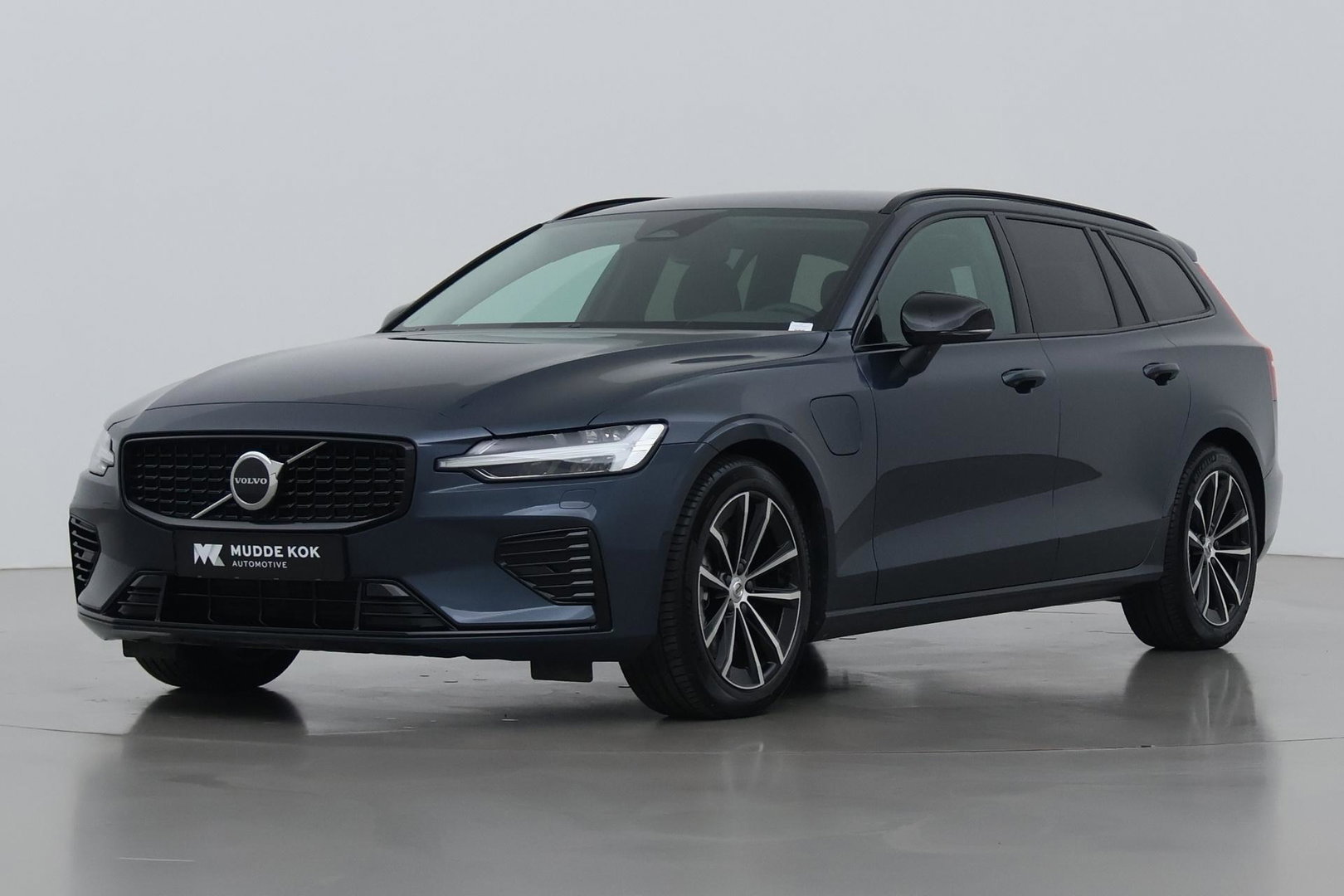 Volvo V60 T8 Plus Dark | Harman/Kardon | Memory | BLIS | Stoel+Stuurverwarming | Camera | Getint Glas | ACC