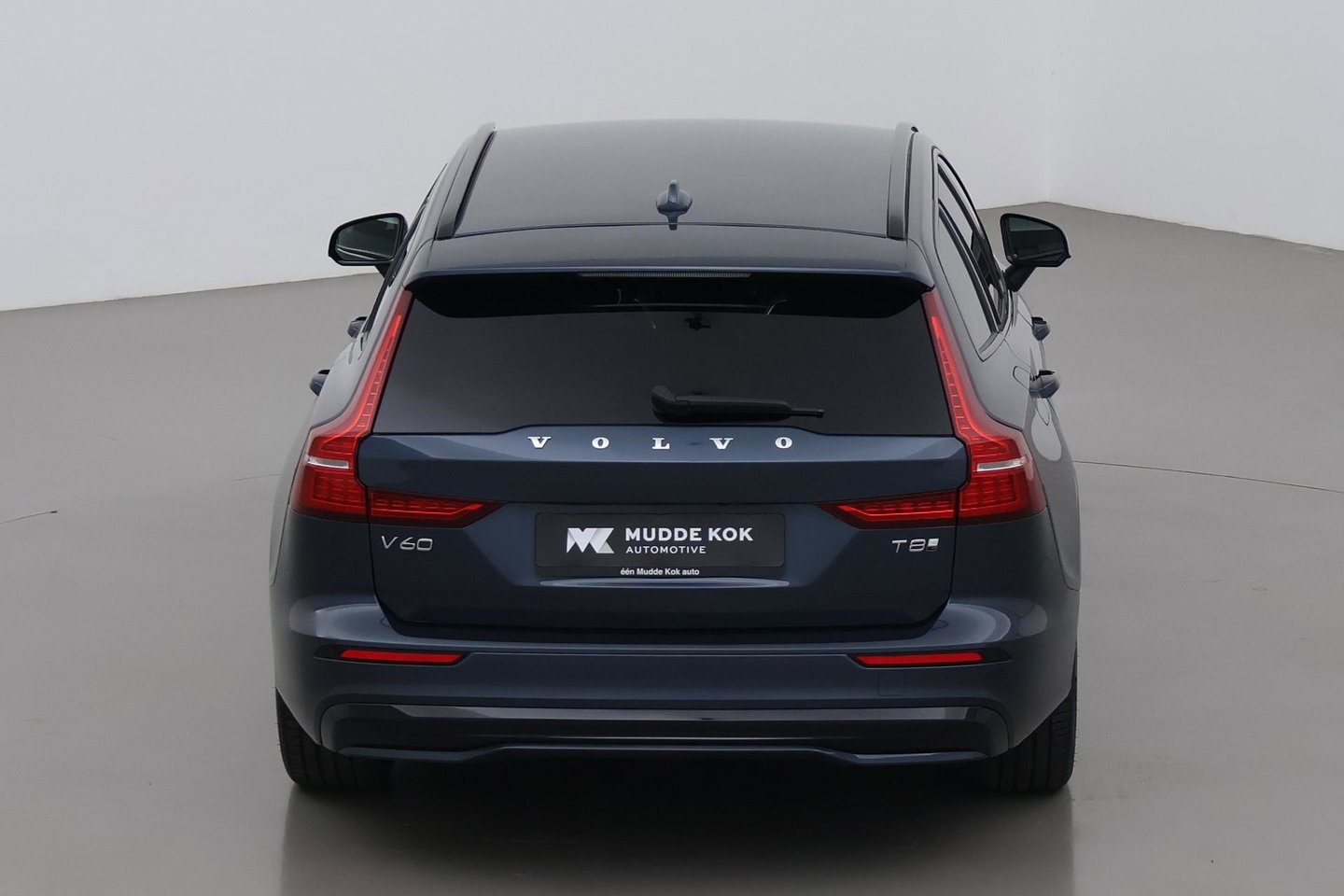 Volvo V60 T8 Plus Dark | Harman/Kardon | Memory | BLIS | Stoel+Stuurverwarming | Camera | Getint Glas | ACC