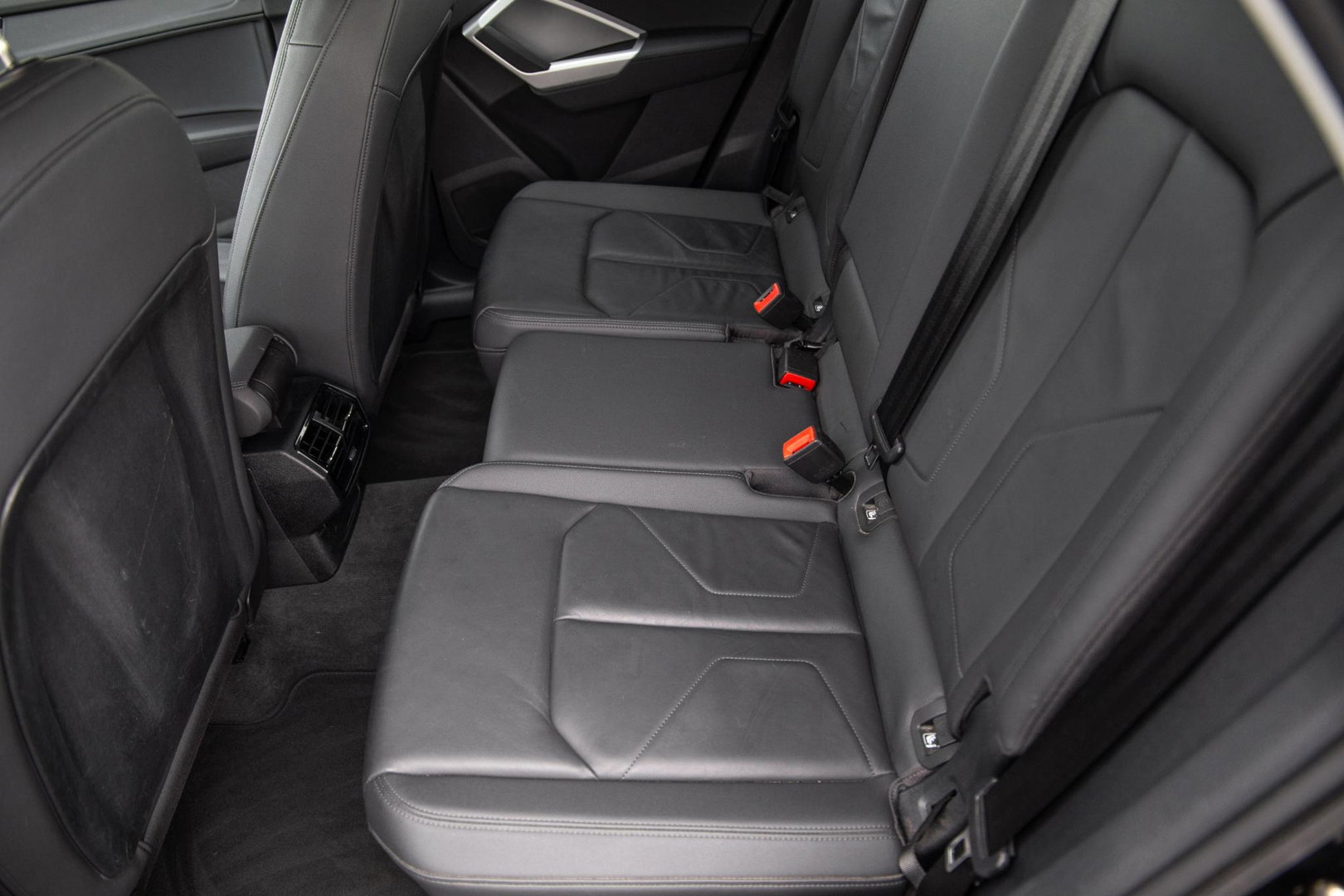 Audi Q3 Sportback 45 TFSI e Edition CRUISE CONTROLE / CARPLAY / DEALER ONDERHOUDEN / AUTOMAAT