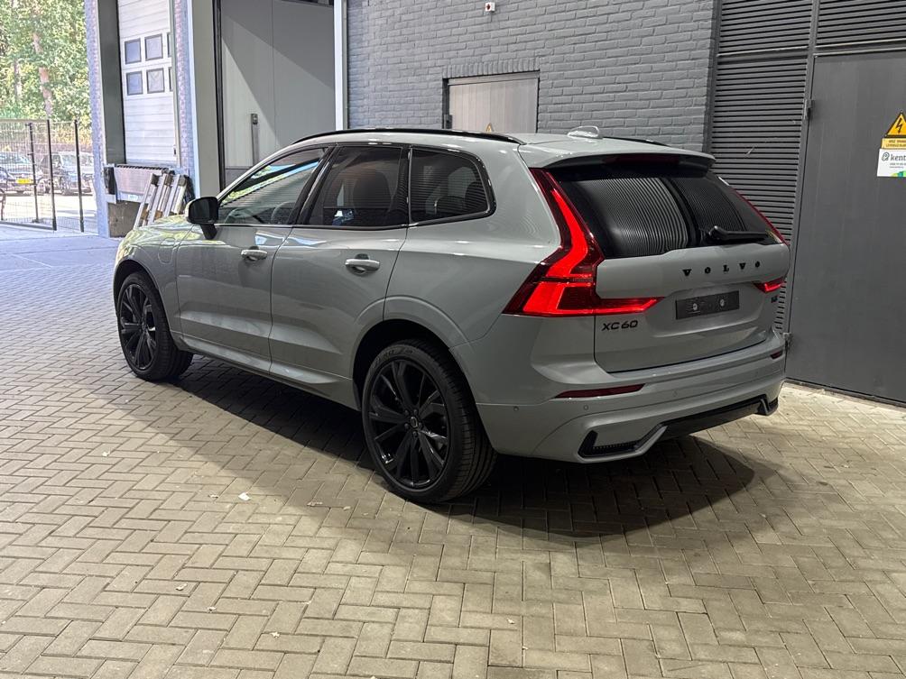 Volvo XC60 2.0 T6 Plug-in hybrid AWD Plus Black Edition | Panoramadak | Harman/Kardon | 360-Camera | Head-Up
