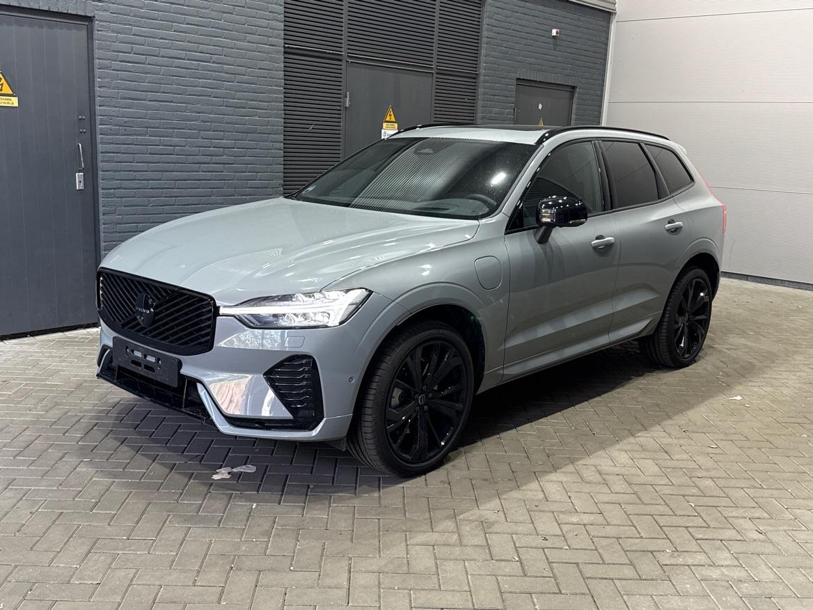 Volvo XC60 2.0 T6 Plug-in hybrid AWD Plus Black Edition | Panoramadak | Harman/Kardon | 360-Camera | Head-Up
