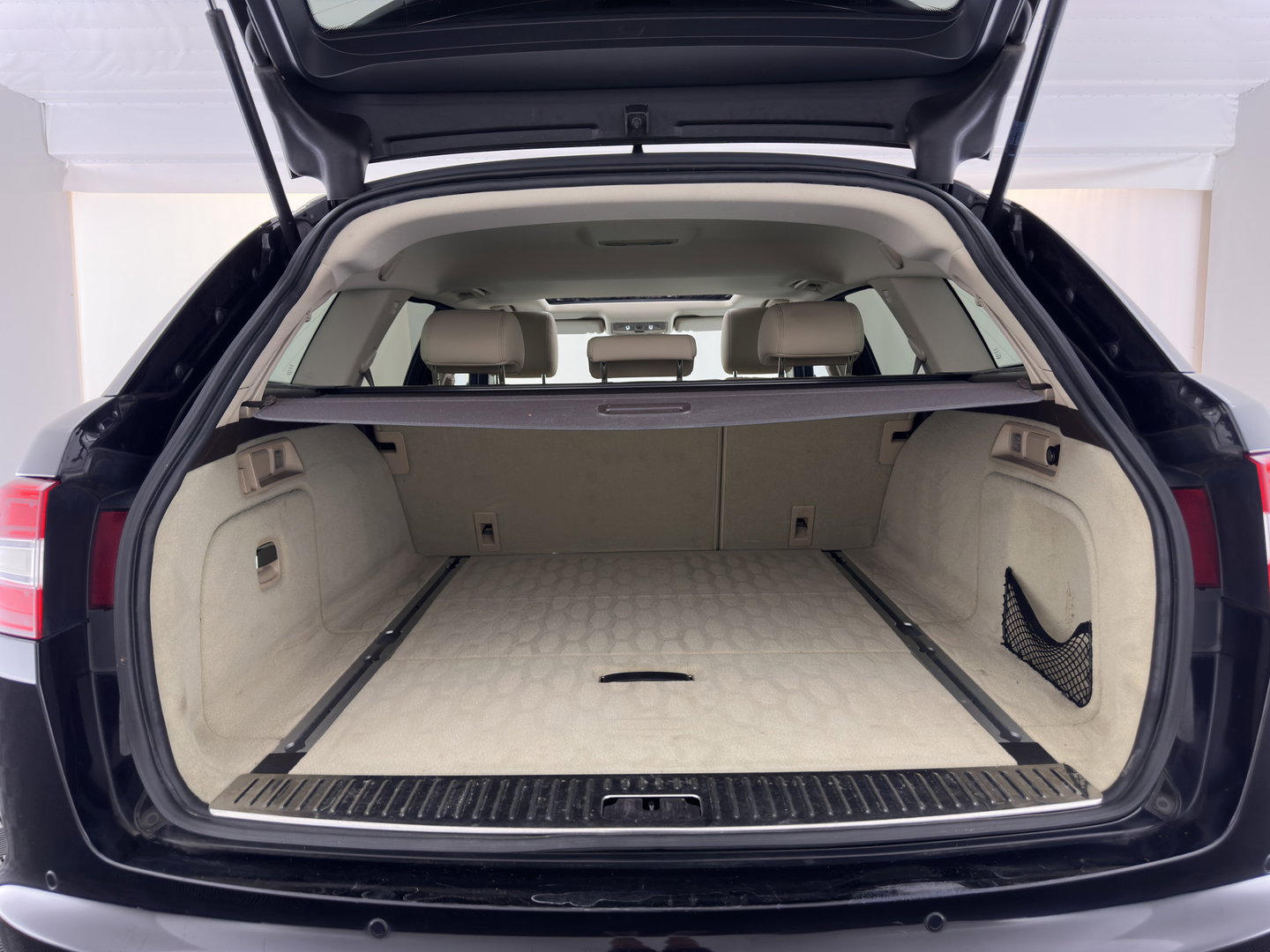 Jaguar XF Sportbrake 2.2D S Aut. *PANO | LEATHER | XENON | HEATED-COMFORTSEATS | CAMERA | NAVI-FULLMAP | KEYLESS | PRIVACY-GLASS | ECC | PDC | CRUISE | 17''ALU | TOWBAR*
