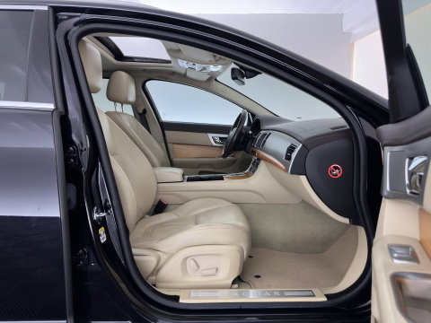 Jaguar XF Sportbrake 2.2D S Aut. *PANO | LEATHER | XENON | HEATED-COMFORTSEATS | CAMERA | NAVI-FULLMAP | KEYLESS | PRIVACY-GLASS | ECC | PDC | CRUISE | 17''ALU | TOWBAR*