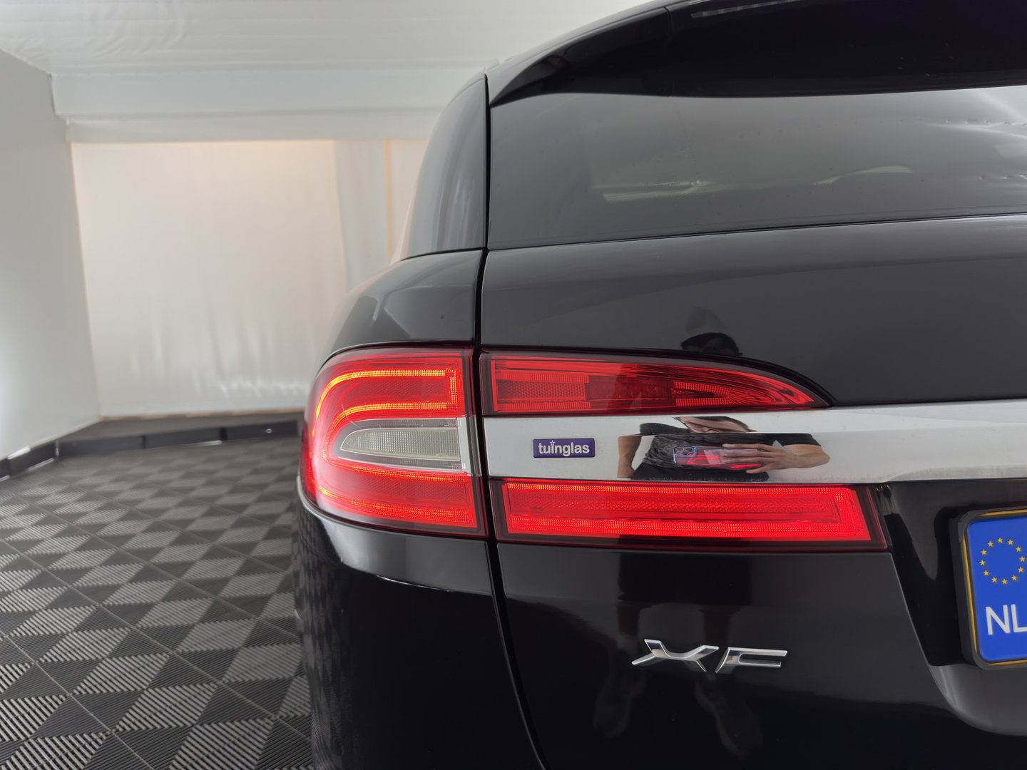 Jaguar XF Sportbrake 2.2D S Aut. *PANO | LEATHER | XENON | HEATED-COMFORTSEATS | CAMERA | NAVI-FULLMAP | KEYLESS | PRIVACY-GLASS | ECC | PDC | CRUISE | 17''ALU | TOWBAR*