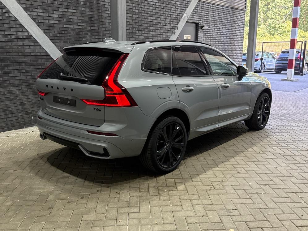 Volvo XC60 2.0 T6 Plug-in hybrid AWD Plus Black Edition | Panoramadak | Harman/Kardon | Pilot Assist | Stoel+Stuurverwarming