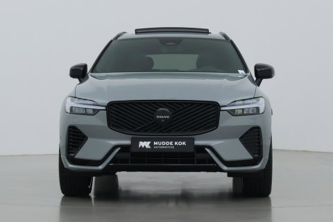 Volvo XC60 2.0 T6 Plug-in hybrid AWD Plus Black Edition | Panoramadak | Harman/Kardon | 21 Inch | 360-camera