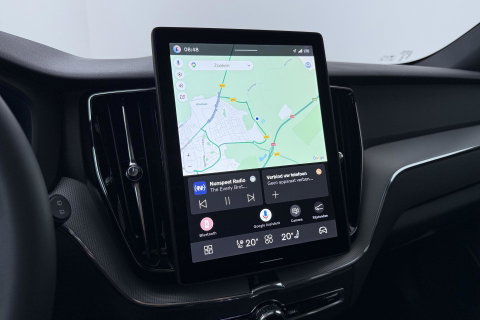 Volvo XC60 2.0 T6 Plug-in hybrid AWD Plus Black Edition | Panoramadak | Harman/Kardon | 21 Inch | 360-camera
