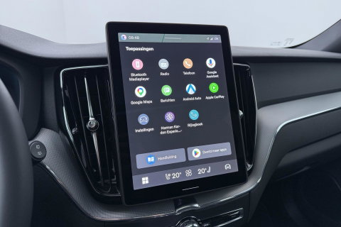 Volvo XC60 2.0 T6 Plug-in hybrid AWD Plus Black Edition | Panoramadak | Harman/Kardon | 21 Inch | 360-camera