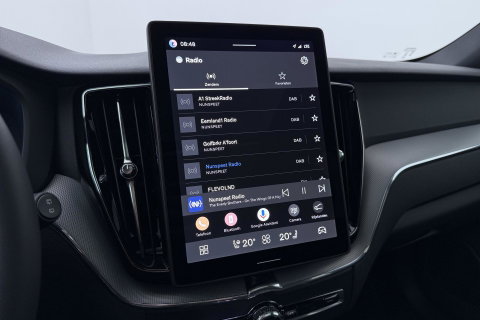 Volvo XC60 2.0 T6 Plug-in hybrid AWD Plus Black Edition | Panoramadak | Harman/Kardon | 21 Inch | 360-camera