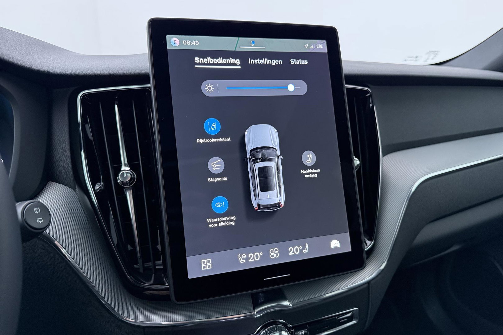 Volvo XC60 2.0 T6 Plug-in hybrid AWD Plus Black Edition | Panoramadak | Harman/Kardon | 21 Inch | 360-camera