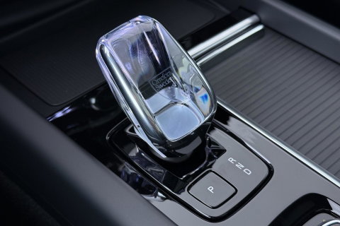 Volvo XC60 2.0 T6 Plug-in hybrid AWD Plus Black Edition | Panoramadak | Harman/Kardon | 21 Inch | 360-camera