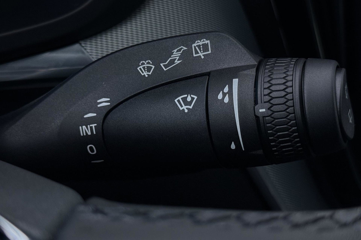Volvo XC60 2.0 T6 Plug-in hybrid AWD Plus Black Edition | Panoramadak | Harman/Kardon | 21 Inch | 360-camera