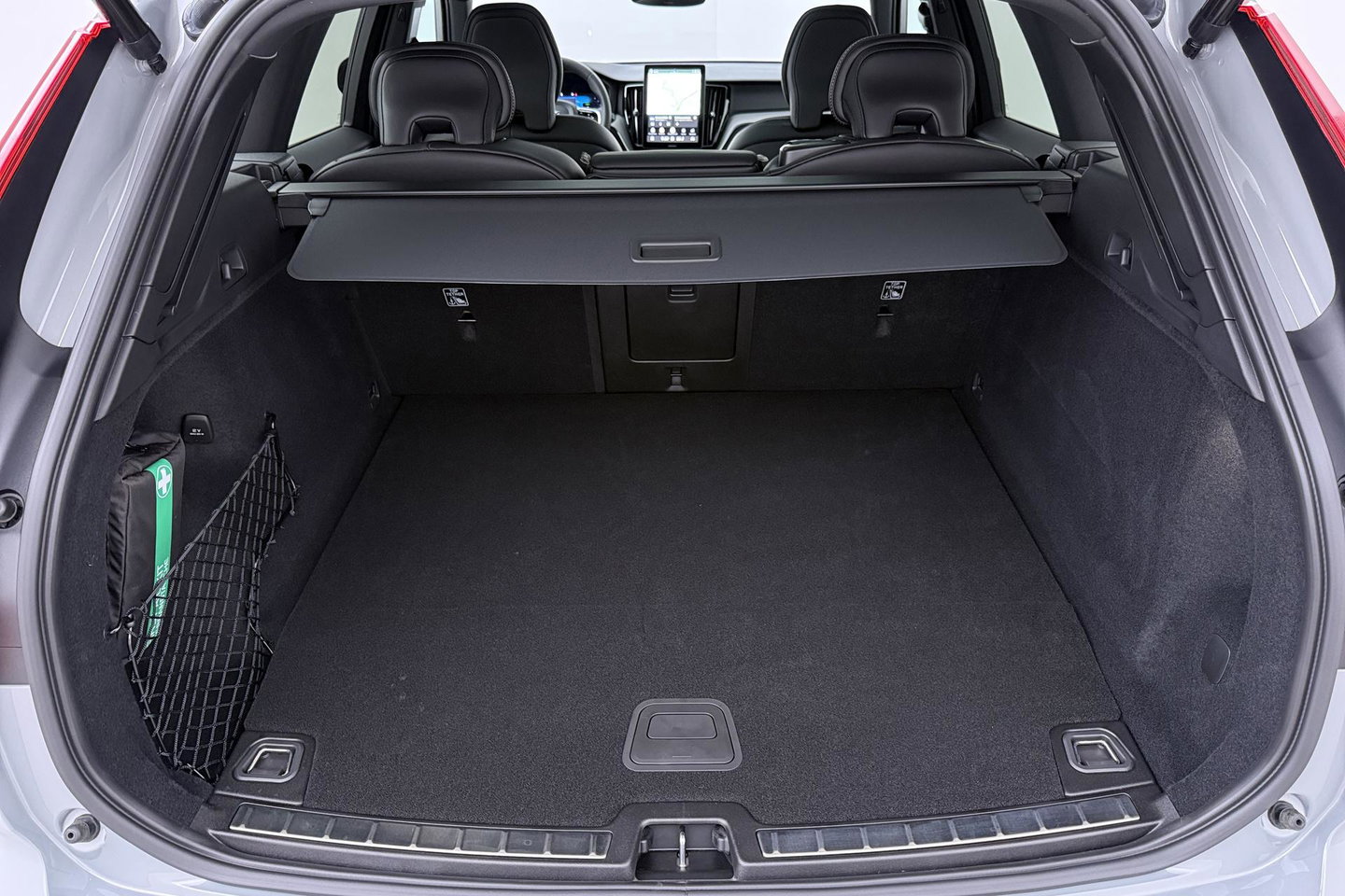 Volvo XC60 2.0 T6 Plug-in hybrid AWD Plus Black Edition | Panoramadak | Harman/Kardon | 21 Inch | 360-camera