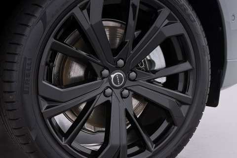 Volvo XC60 2.0 T6 Plug-in hybrid AWD Plus Black Edition | Panoramadak | Harman/Kardon | 21 Inch | 360-camera