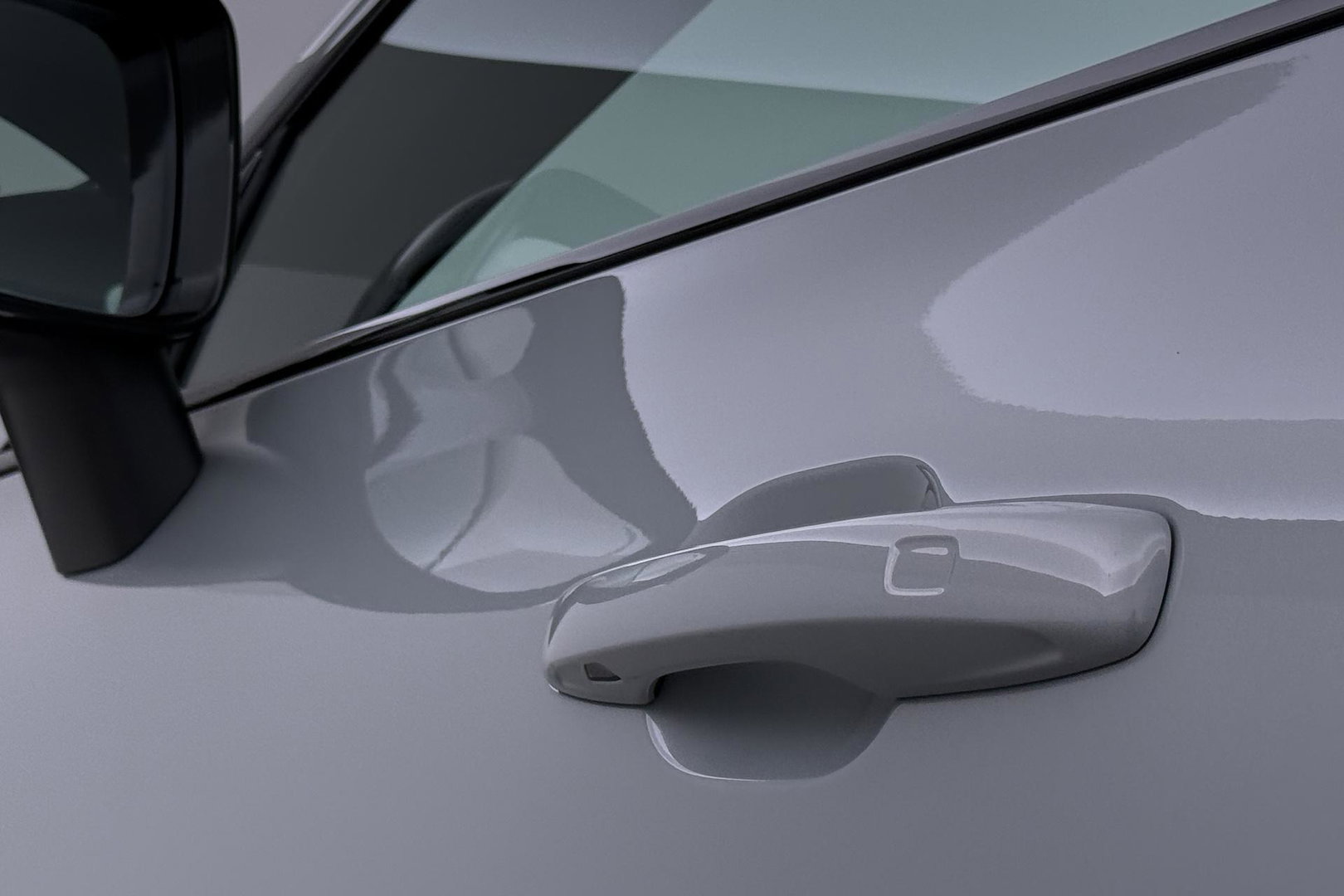 Volvo XC60 2.0 T6 Plug-in hybrid AWD Plus Black Edition | Panoramadak | Harman/Kardon | 21 Inch | 360-camera