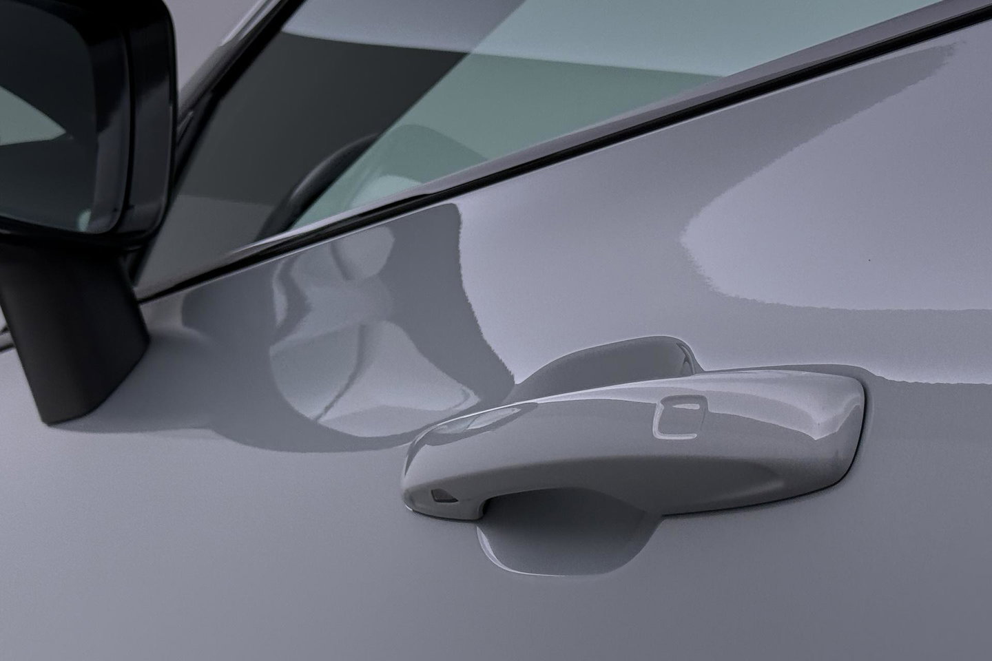 Volvo XC60 2.0 T6 Plug-in hybrid AWD Plus Black Edition | Panoramadak | Harman/Kardon | 21 Inch | 360-camera
