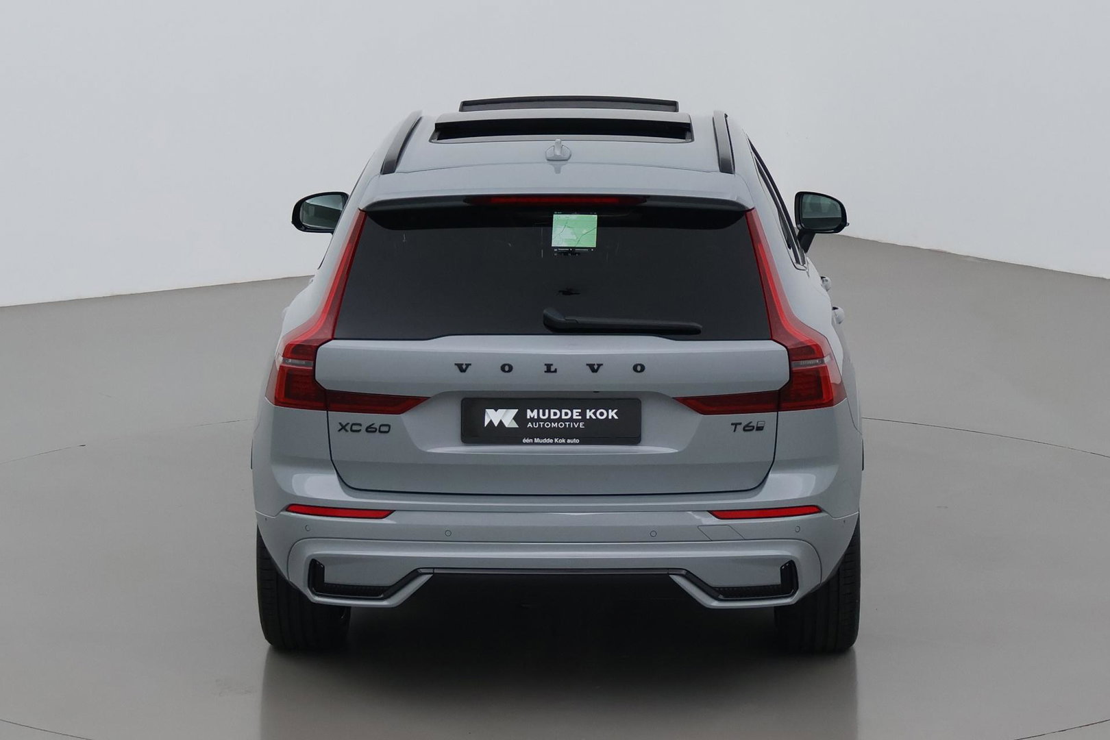 Volvo XC60 2.0 T6 Plug-in hybrid AWD Plus Black Edition | Panoramadak | Harman/Kardon | 21 Inch | 360-camera