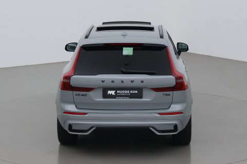 Volvo XC60 2.0 T6 Plug-in hybrid AWD Plus Black Edition | Panoramadak | Harman/Kardon | 21 Inch | 360-camera