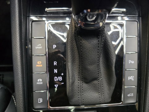 Škoda Superb Combi 1.4 TSI iV Sportline Business PHEV L&K Pano Leder 360 Navi Clima Trekhaak 18"LM