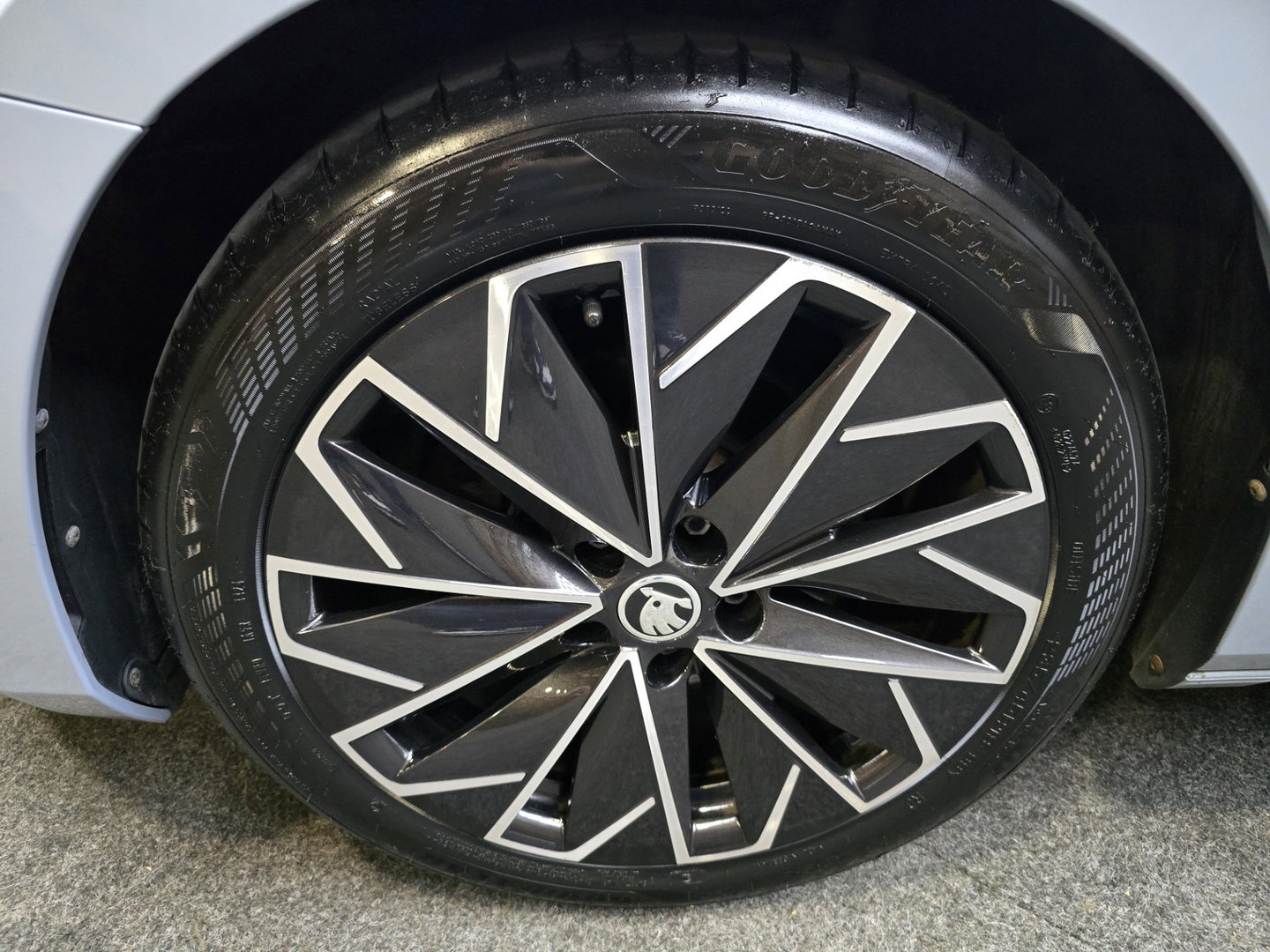 Škoda Superb Combi 1.4 TSI iV Sportline Business PHEV L&K Pano Leder 360 Navi Clima Trekhaak 18"LM