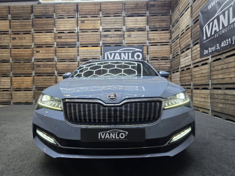 Škoda Superb Combi 1.4 TSI iV Sportline Business PHEV L&K Pano Leder 360 Navi Clima Trekhaak 18"LM