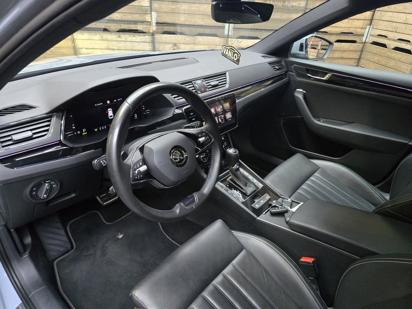 Škoda Superb Combi 1.4 TSI iV Sportline Business PHEV L&K Pano Leder 360 Navi Clima Trekhaak 18"LM