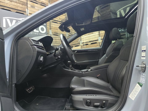 Škoda Superb Combi 1.4 TSI iV Sportline Business PHEV L&K Pano Leder 360 Navi Clima Trekhaak 18"LM