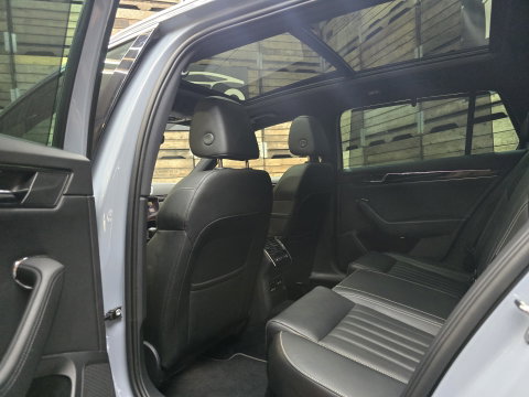Škoda Superb Combi 1.4 TSI iV Sportline Business PHEV L&K Pano Leder 360 Navi Clima Trekhaak 18"LM
