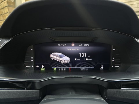 Škoda Superb Combi 1.4 TSI iV Sportline Business PHEV L&K Pano Leder 360 Navi Clima Trekhaak 18"LM