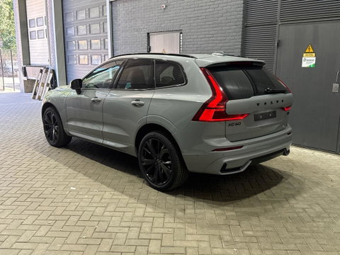 Volvo XC60 2.0 T6 Plug-in hybrid AWD Plus Black Edition | Harman/Kardon | Panoramadak | 21 Inch | Head-Up