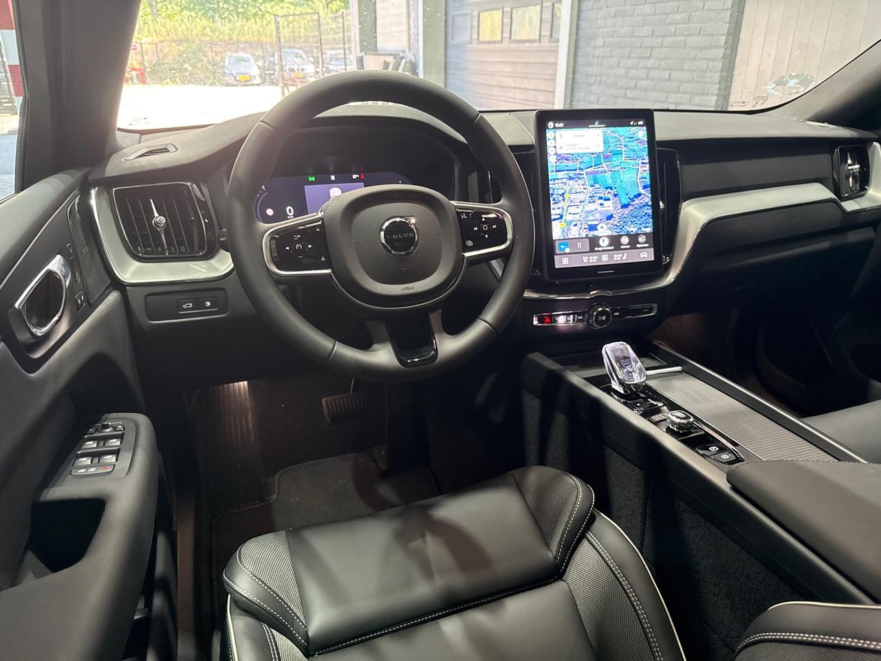 Volvo XC60 2.0 T6 Plug-in hybrid AWD Plus Black Edition | Harman/Kardon | Panoramadak | 21 Inch | Head-Up