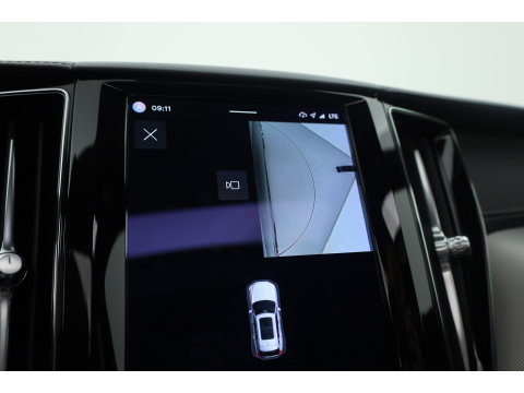 Volvo XC60 2.0 T8 Plug-in hybrid AWD Ultimate Dark | SOH 99,9% | Pano | Trekhaak | Head-up | Sport Stoelen | 360 camera |