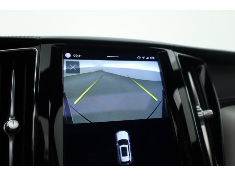 Volvo XC60 2.0 T8 Plug-in hybrid AWD Ultimate Dark | SOH 99,9% | Pano | Trekhaak | Head-up | Sport Stoelen | 360 camera |