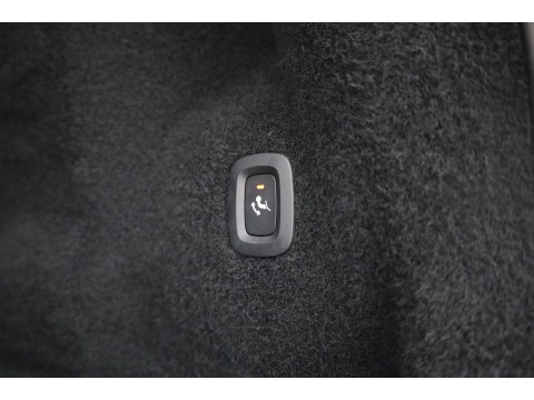 Volvo XC60 2.0 T8 Plug-in hybrid AWD Ultimate Dark | SOH 99,9% | Pano | Trekhaak | Head-up | Sport Stoelen | 360 camera |