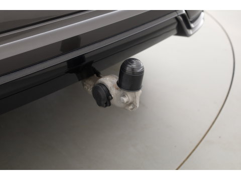 Volvo XC60 2.0 T8 Plug-in hybrid AWD Ultimate Dark | SOH 99,9% | Pano | Trekhaak | Head-up | Sport Stoelen | 360 camera |