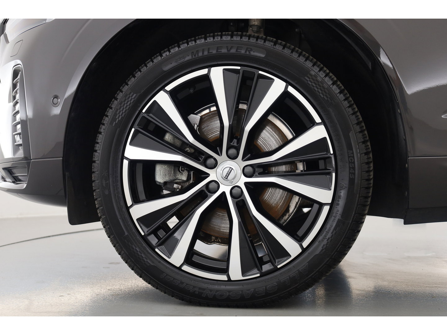 Volvo XC60 2.0 T8 Plug-in hybrid AWD Ultimate Dark | SOH 99,9% | Pano | Trekhaak | Head-up | Sport Stoelen | 360 camera |