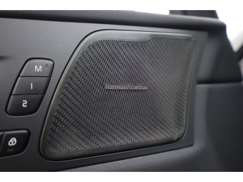 Volvo XC60 2.0 T8 Plug-in hybrid AWD Ultimate Dark | SOH 99,9% | Pano | Trekhaak | Head-up | Sport Stoelen | 360 camera |