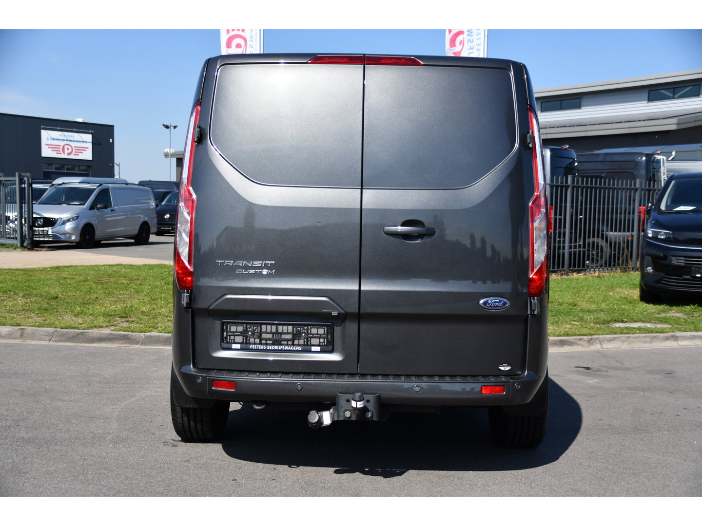 Ford Transit Custom 300 2.0 TDCI L1H1 Limited DC PB Edition Camera, Cruise, Carplay, LED, Leder, 2 x Schuifdeur, Stoelverwarming, Sensoren, Automaat, Uniek!