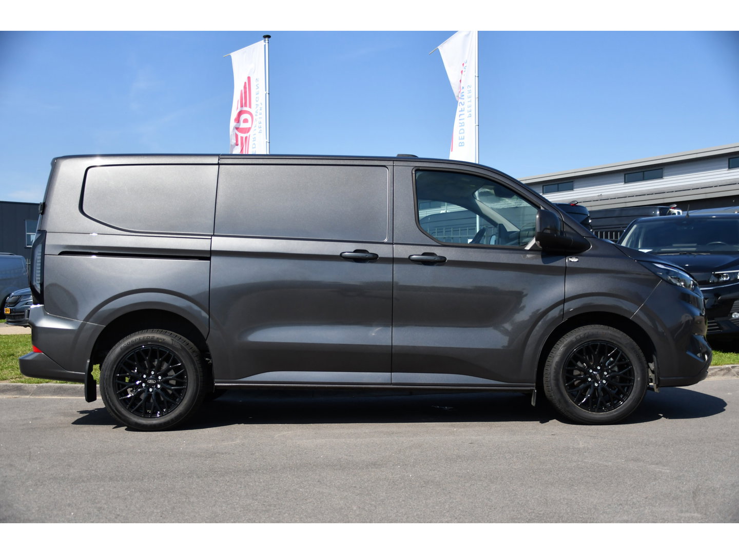 Ford Transit Custom 300 2.0 TDCI L1H1 Limited PB Edition Virtual, Adaptieve Cruise, Camera, Carplay, LED, Automaat, 170pk, 2 x Schuifdeur, Stoelverwarming, NAVI, Uniek!