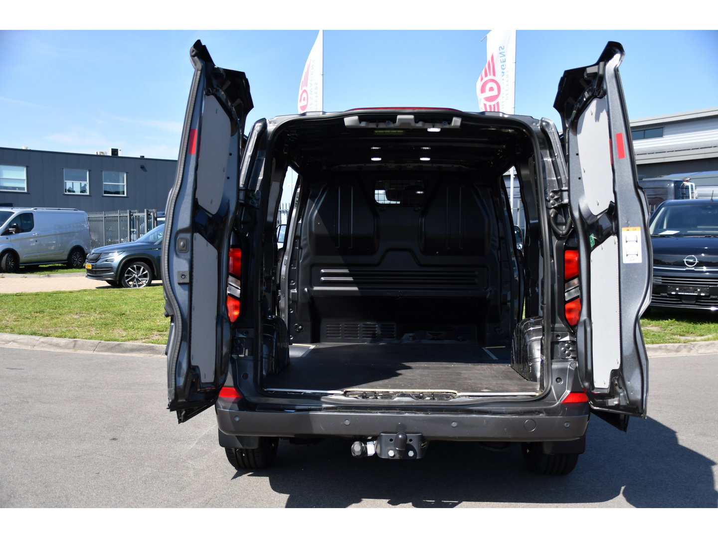 Ford Transit Custom 300 2.0 TDCI L1H1 Limited PB Edition Virtual, Adaptieve Cruise, Camera, Carplay, LED, Automaat, 170pk, 2 x Schuifdeur, Stoelverwarming, NAVI, Uniek!