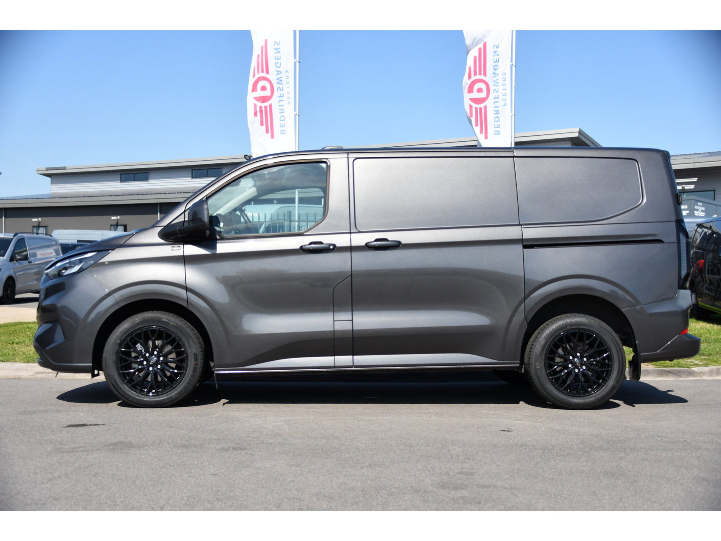 Ford Transit Custom 300 2.0 TDCI L1H1 Limited PB Edition Virtual, Adaptieve Cruise, Camera, Carplay, LED, Automaat, 170pk, 2 x Schuifdeur, Stoelverwarming, NAVI, Uniek!