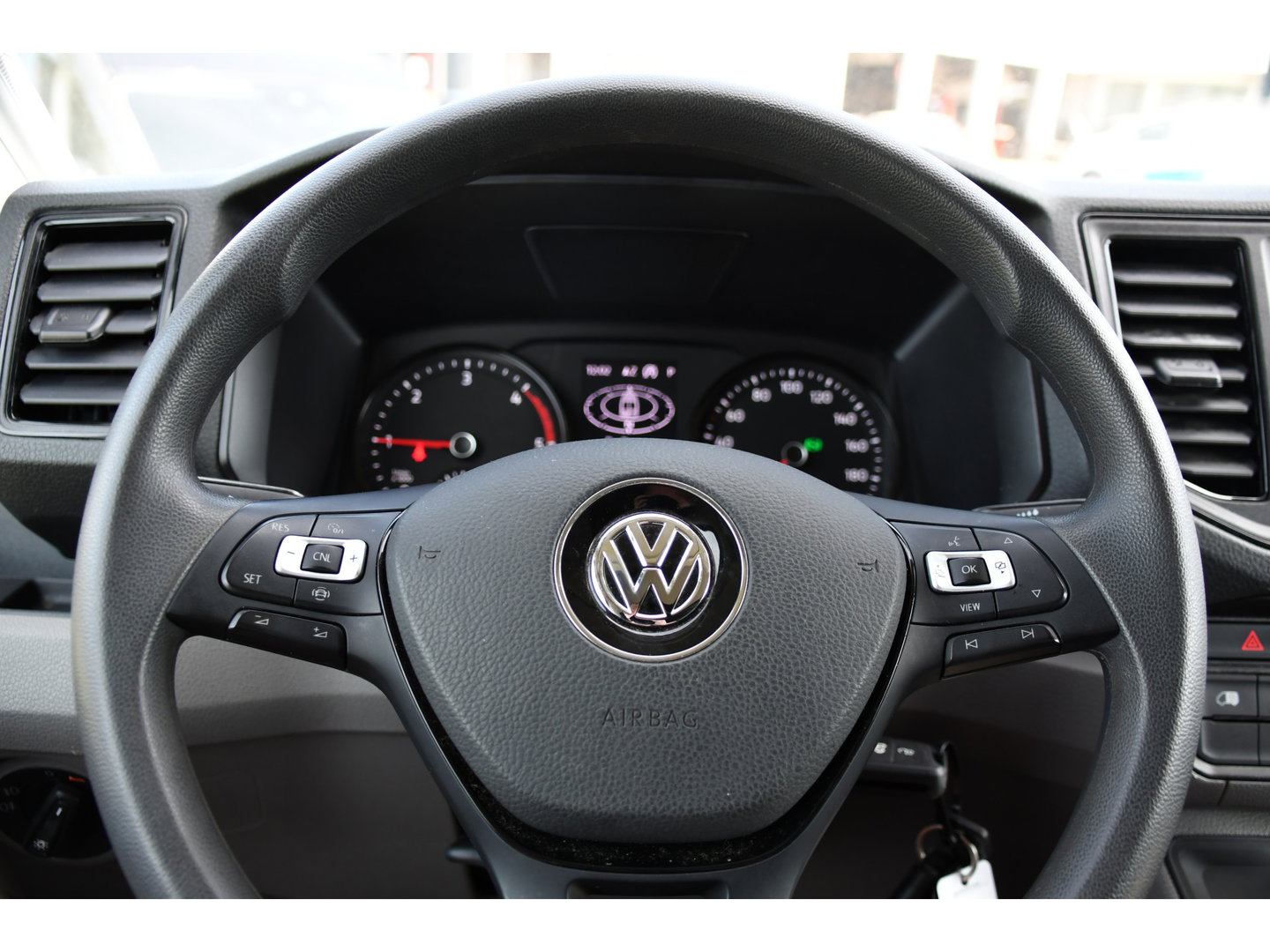 Volkswagen Crafter 35 2.0 TDI L3H3 PB Edition Camera, Cruise, Carplay, LED, Automaat, Sensoren, 140pk, Trekhaak, Multimedia, Uniek!