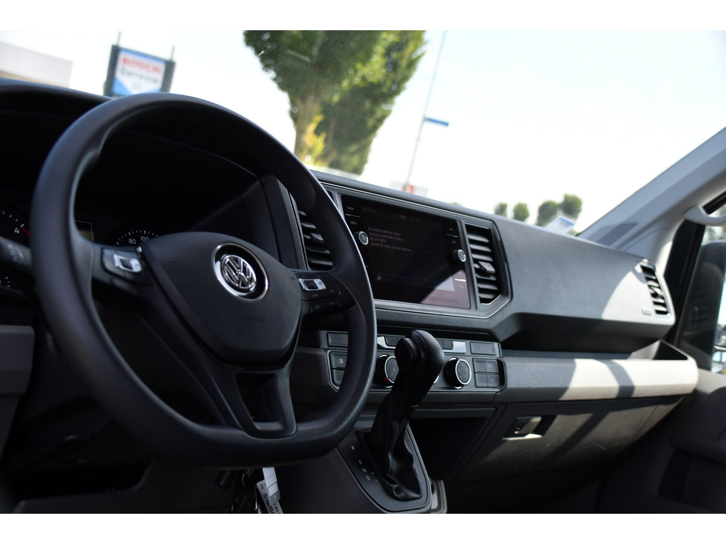 Volkswagen Crafter 35 2.0 TDI L3H3 PB Edition Camera, Cruise, Carplay, LED, Automaat, Sensoren, 140pk, Trekhaak, Multimedia, Uniek!