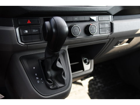 Volkswagen Crafter 35 2.0 TDI L3H3 PB Edition Camera, Cruise, Carplay, LED, Automaat, Sensoren, 140pk, Trekhaak, Multimedia, Uniek!