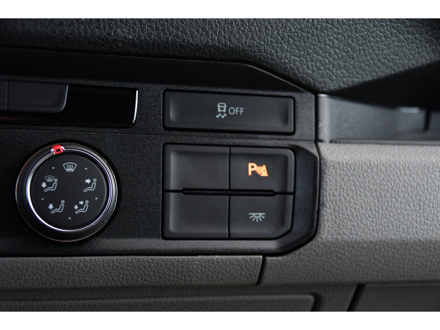 Volkswagen Crafter 35 2.0 TDI L3H3 PB Edition Camera, Cruise, Carplay, LED, Automaat, Sensoren, 140pk, Trekhaak, Multimedia, Uniek!