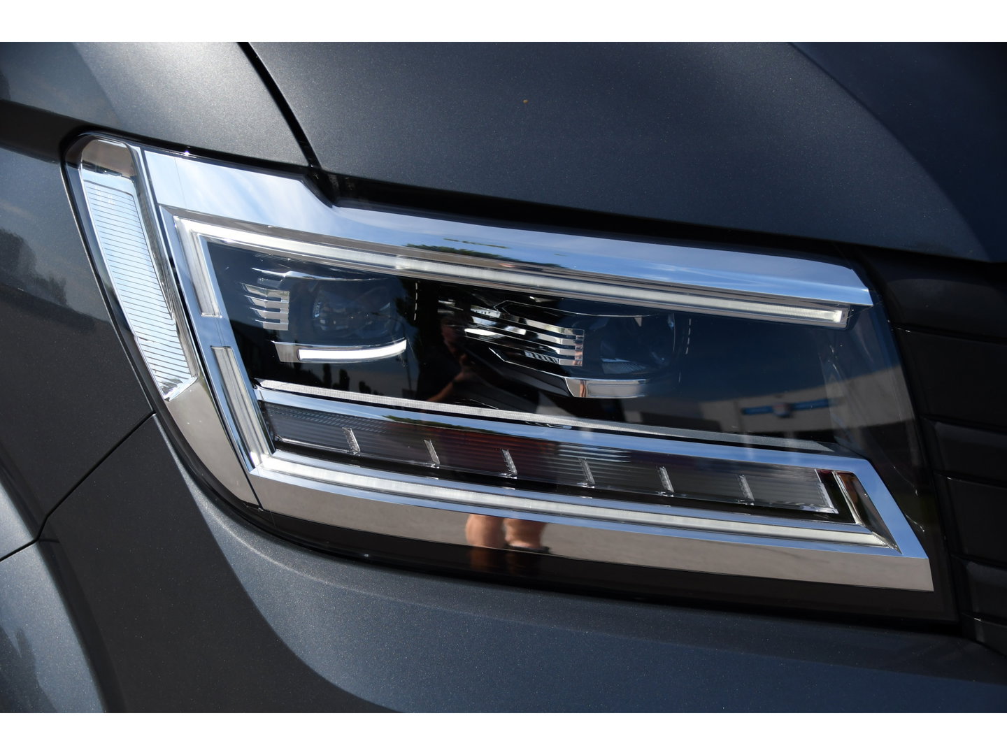 Volkswagen Crafter 35 2.0 TDI L3H3 PB Edition Camera, Cruise, Carplay, LED, Automaat, Sensoren, 140pk, Trekhaak, Multimedia, Uniek!